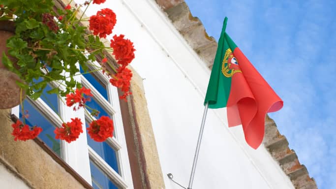 Drapeau Portugal Œillet rouge